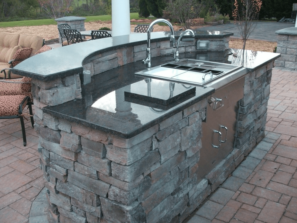 уличная столешница из керамогранита 