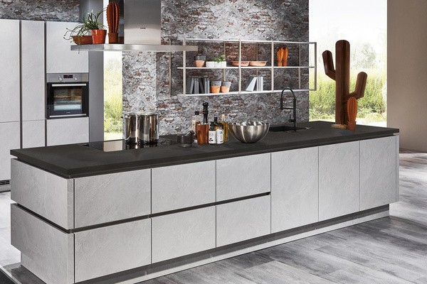 image1.jpg Тренды цветов кухонных столешниц: серый бетон и холодный камень